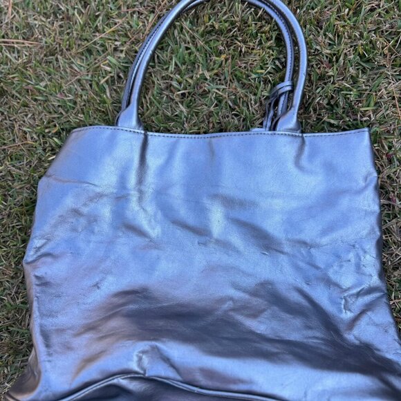 Neiman Marcus Metallic Silver Leather Tote Bag Limited Edition NWT - Picture 2 of 10